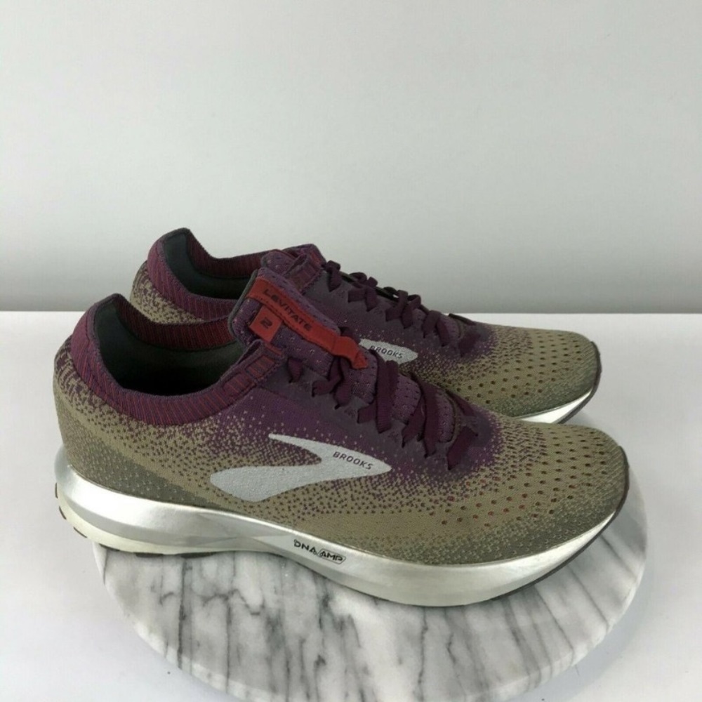 Brooks Levitate 2 women’s size 9.5